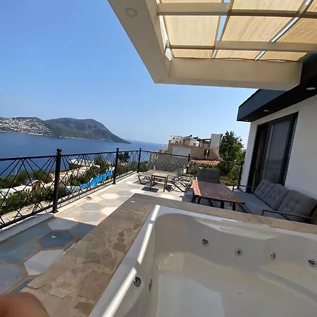 Ξενοδοχείο με διαμερίσματα Reatred In Kalkan
