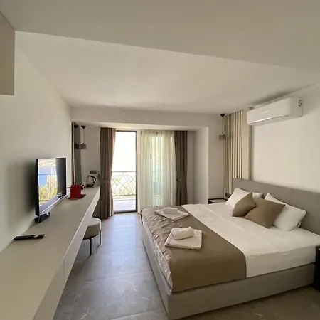 Ξενοδοχείο με διαμερίσματα Reatred In Kalkan