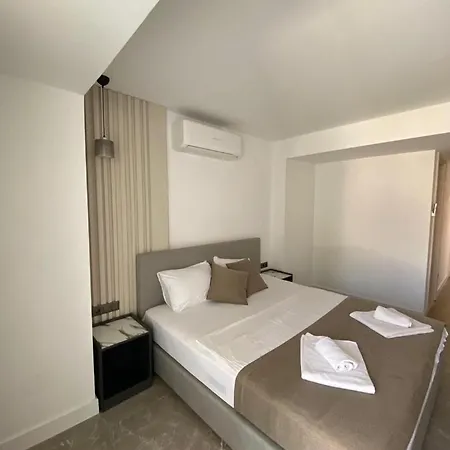 Ξενοδοχείο με διαμερίσματα Reatred In Kalkan